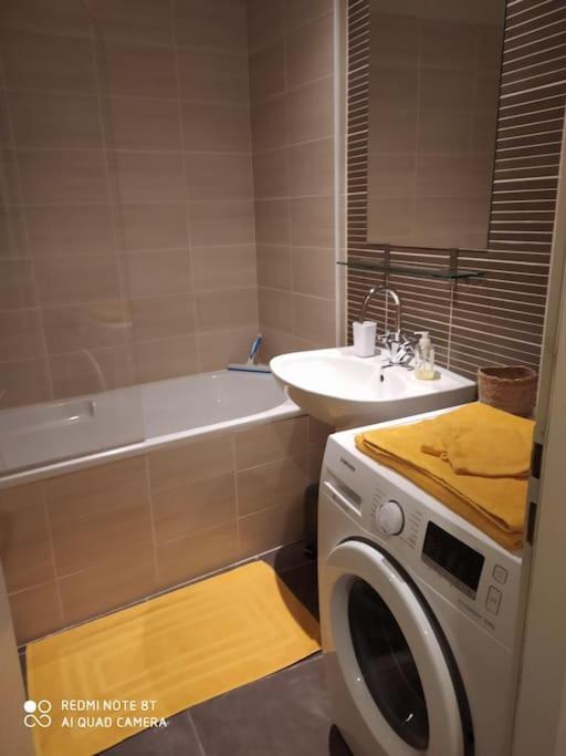 Bel Appartement Dans Centre Historique Авиньон Екстериор снимка